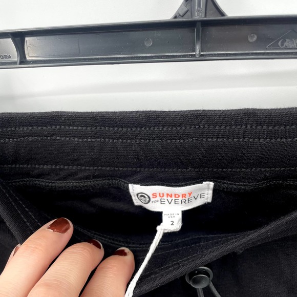 SUNDRY FOR EVEREVE Sunday Skirt with Bungee Drawcord in Black // 2 (M) - Picture 8 of 10
